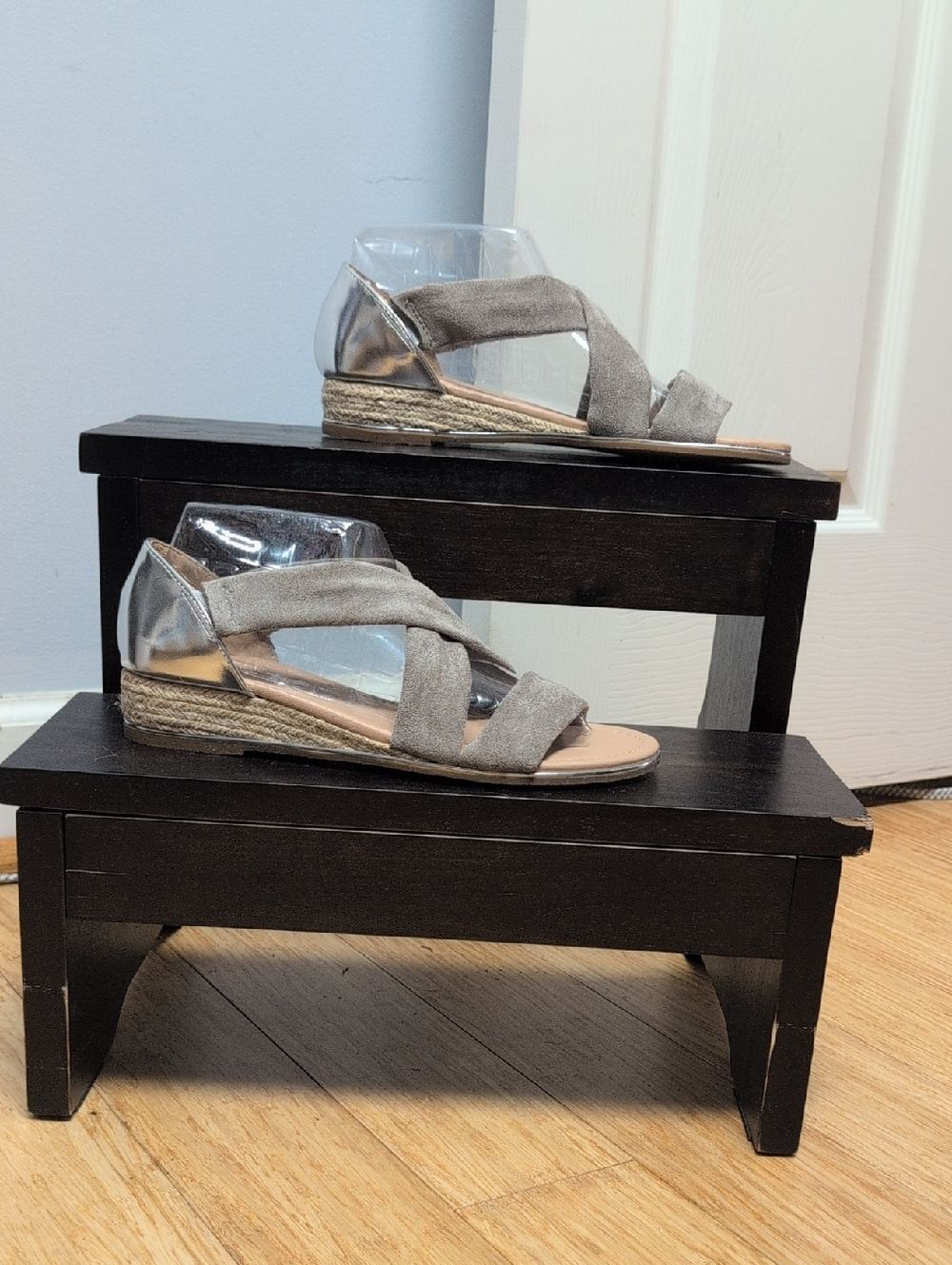 Vintage Havana Pia Gray and Silver Crisscross Espadrille Sandals Size 8 NEW